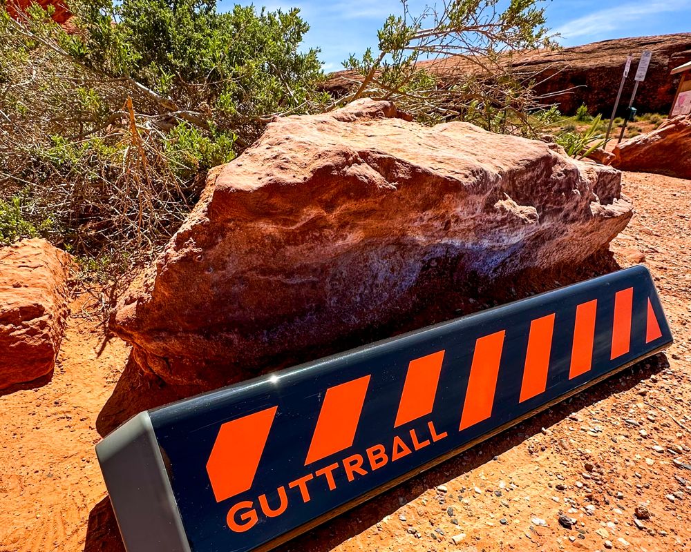 Guttrball in the red rock desert